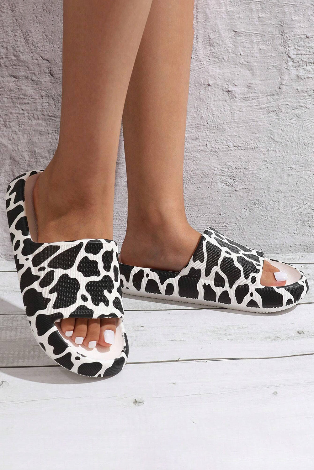 White Animal Spots Print Casual Slippers Slippers JT's Designer Fashion