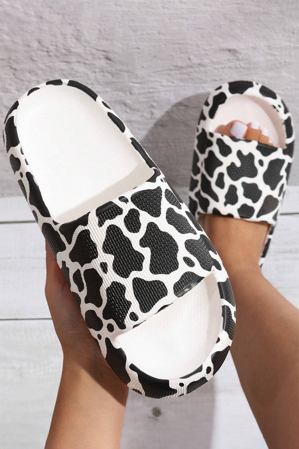 White Animal Spots Print Casual Slippers Slippers JT's Designer Fashion