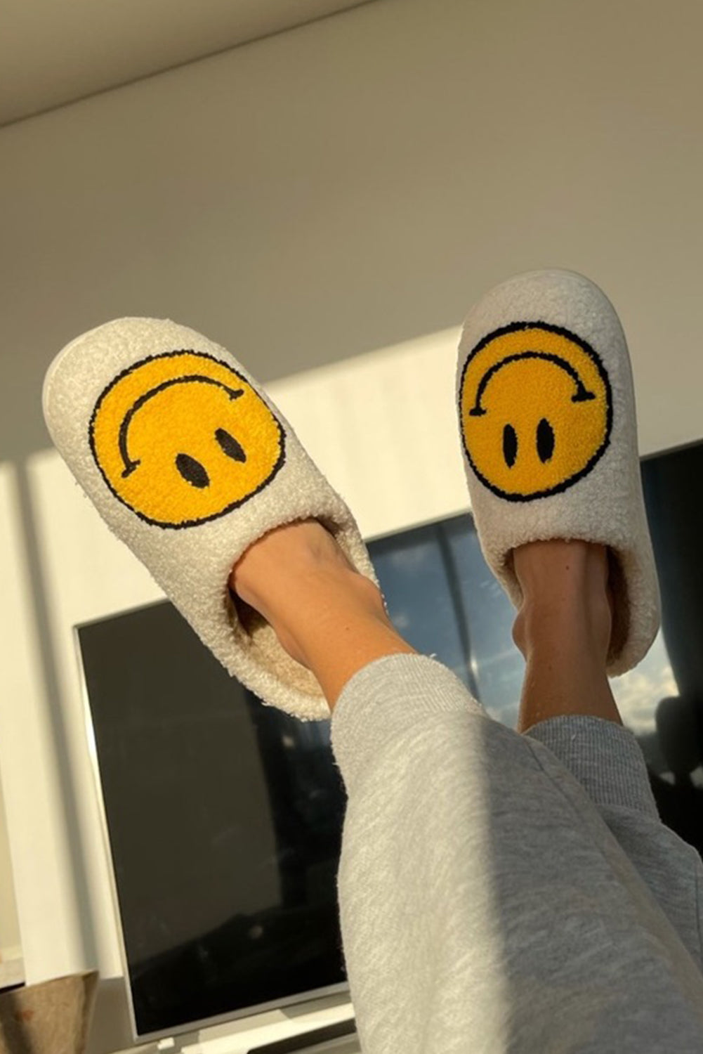 White Smile Face Print Non-slip Plush Slippers Slippers JT's Designer Fashion